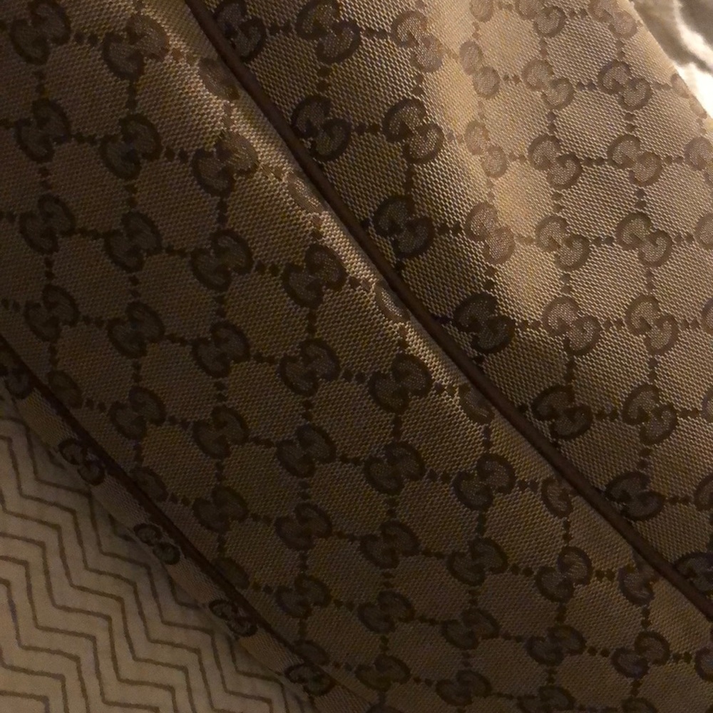 Authentic Gucci Purse - Picture 8 of 8